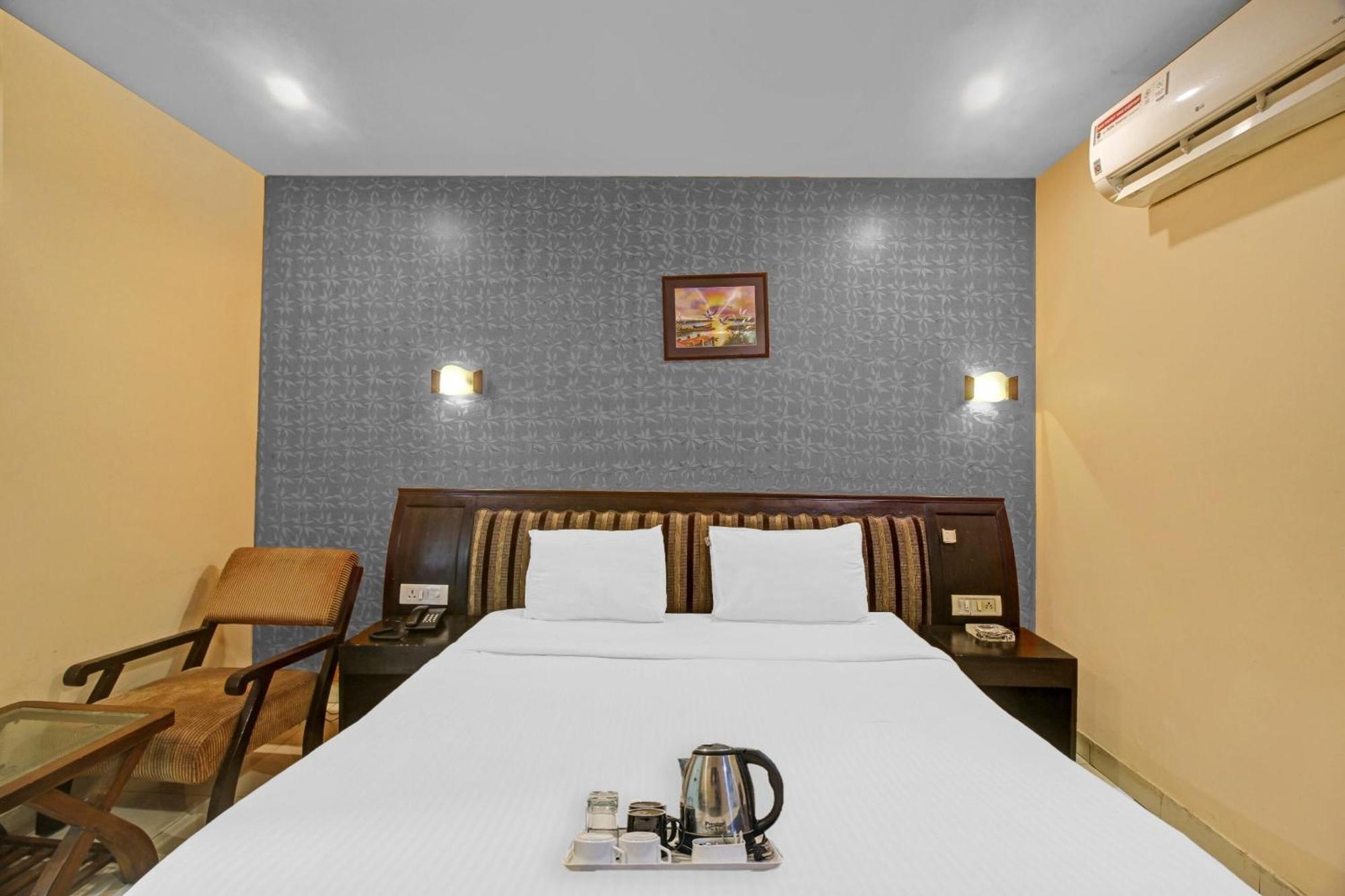 ホテル Townhouse The Grand Plaza ハイデラバード エクステリア 写真